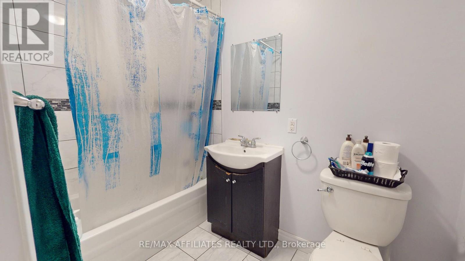 11 - 76 Compata Way S