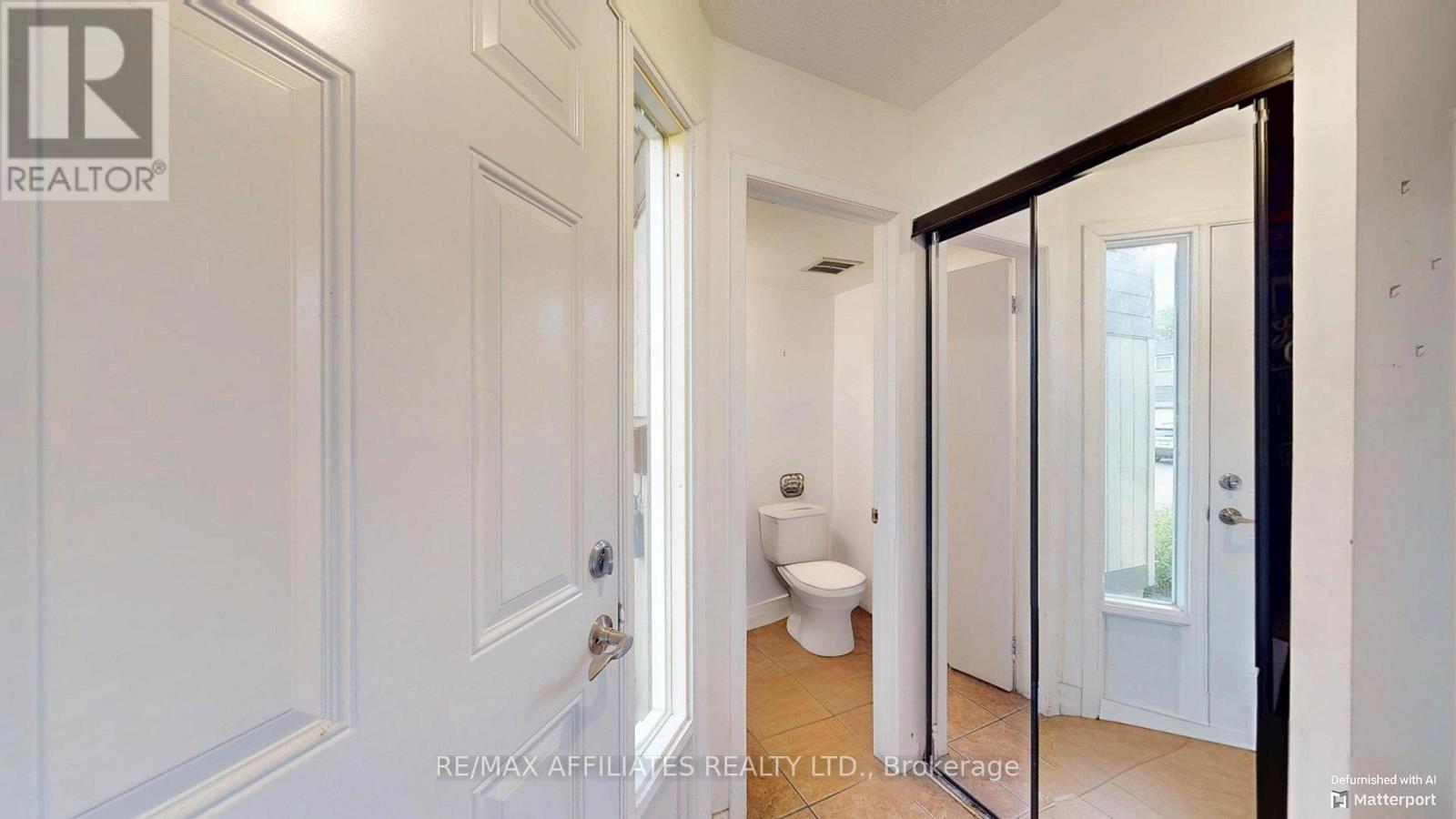 11 - 76 Compata Way S