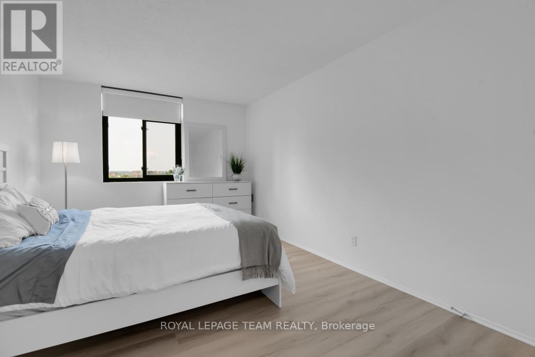 904 - 2871 Richmond Road