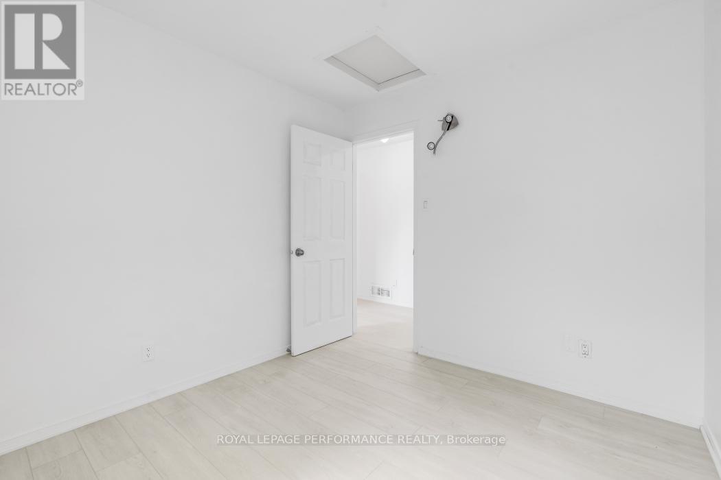 1416 Caravel Crescent