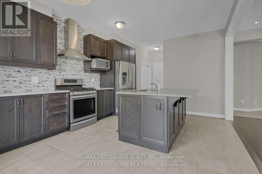 906 Whimbrel Way