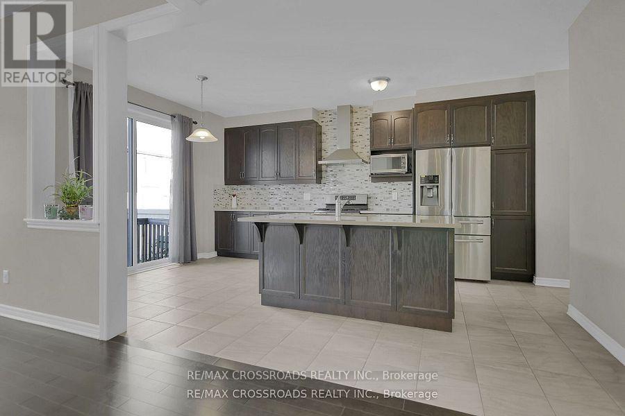 906 Whimbrel Way