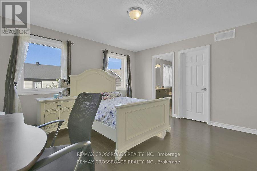 906 Whimbrel Way