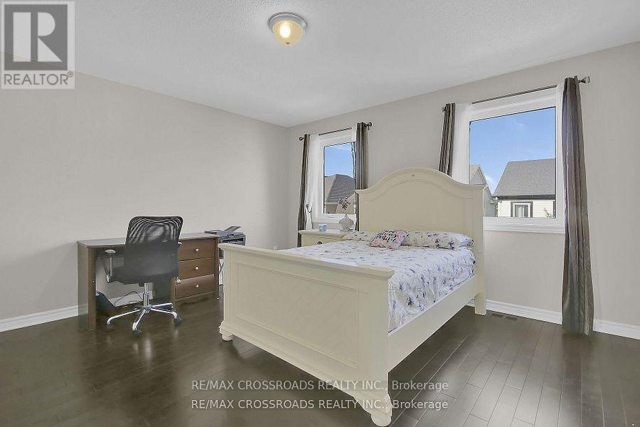 906 Whimbrel Way