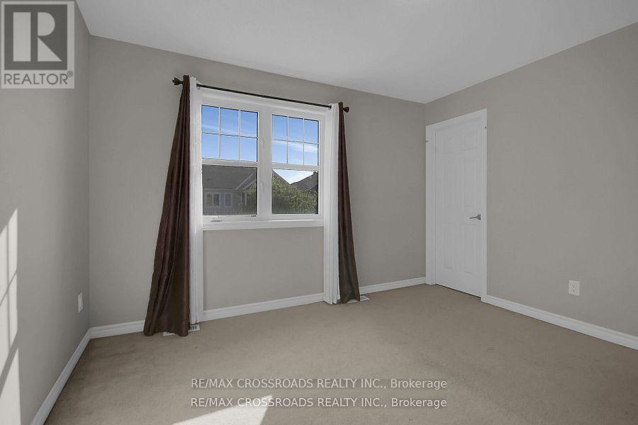 906 Whimbrel Way