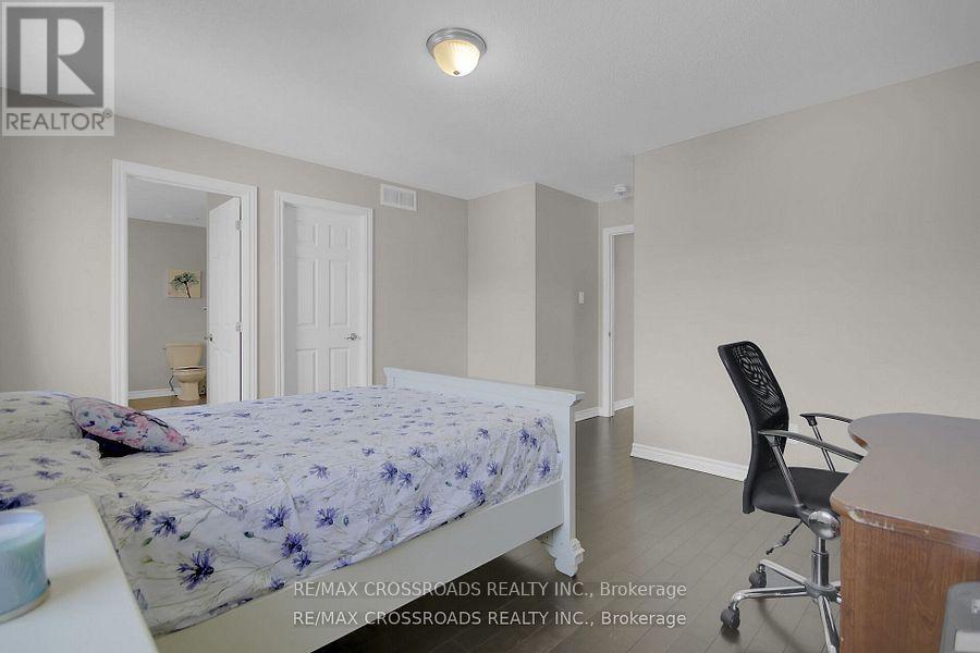 906 Whimbrel Way