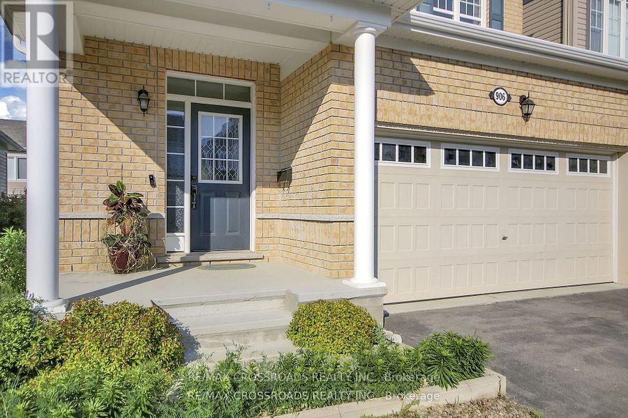 906 Whimbrel Way