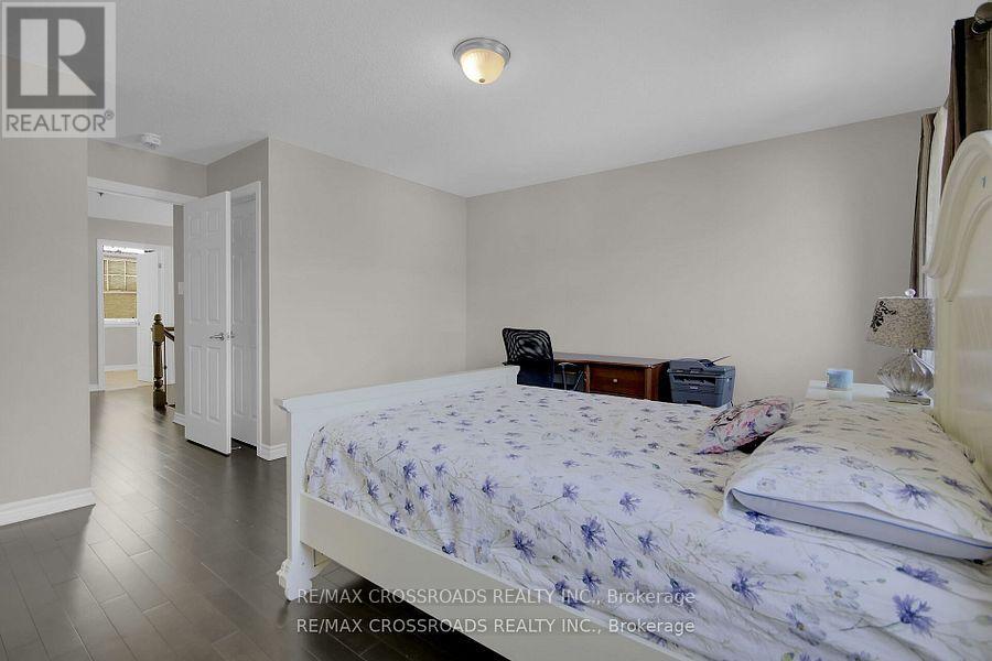 906 Whimbrel Way
