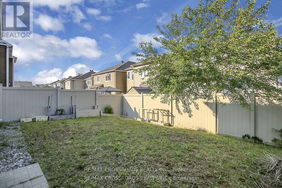906 Whimbrel Way