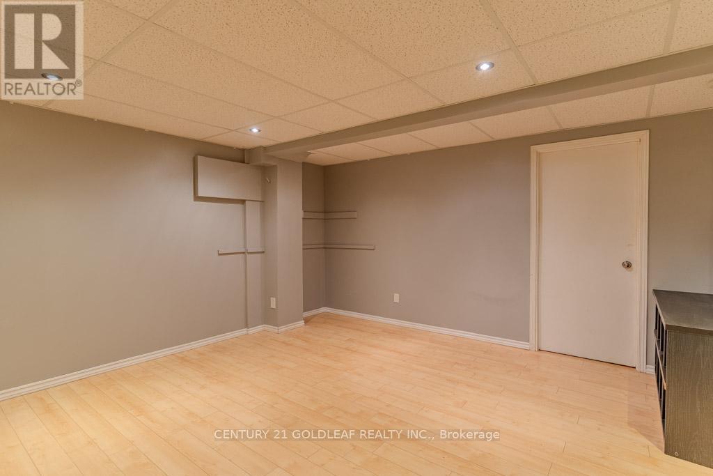 1342 Cedarcroft Crescent