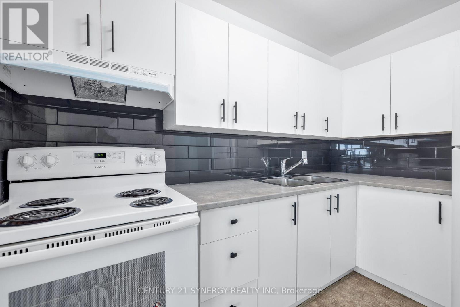 1410 - 2020 Jasmine Crescent