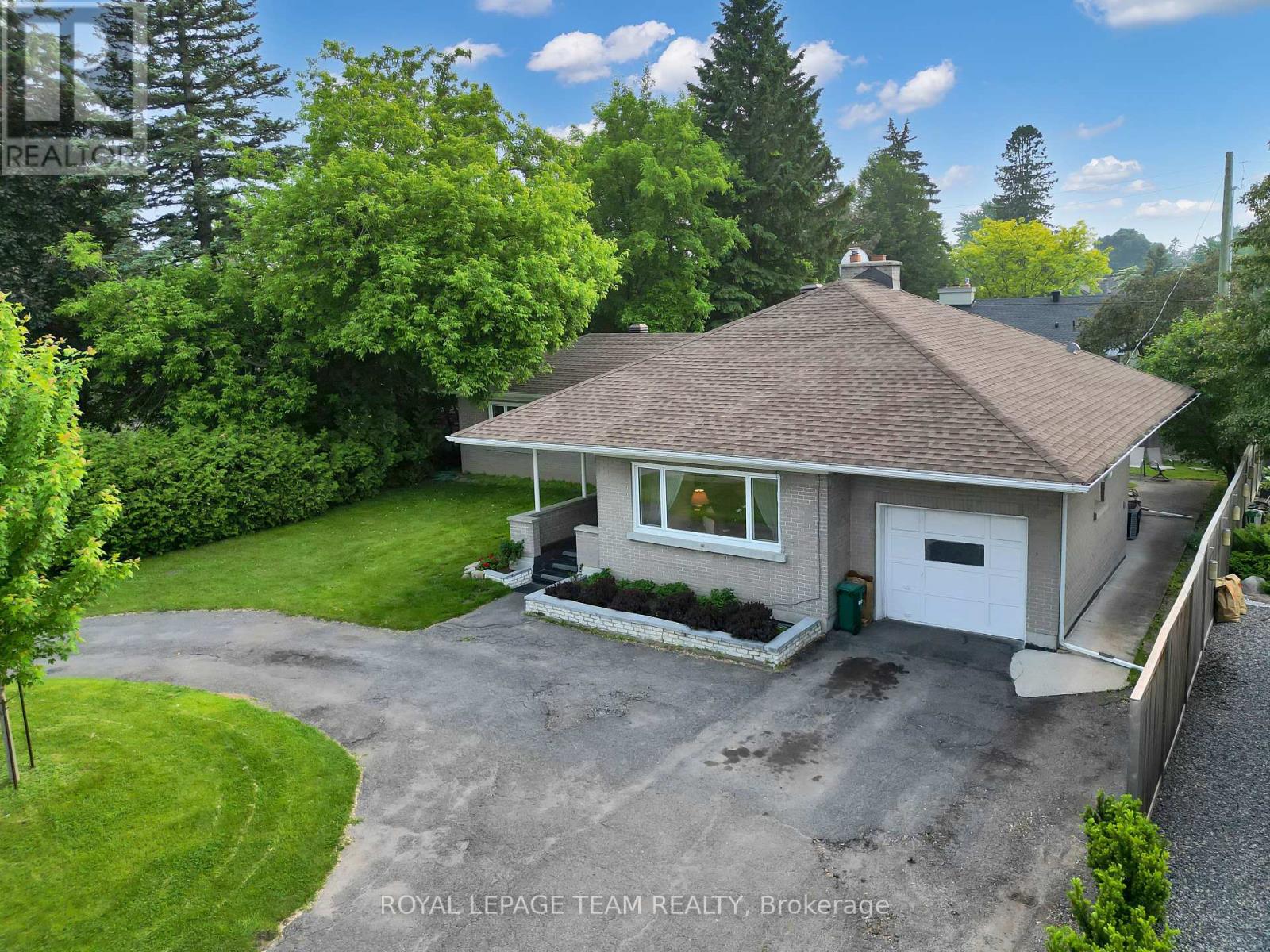 1916 Alta Vista Drive