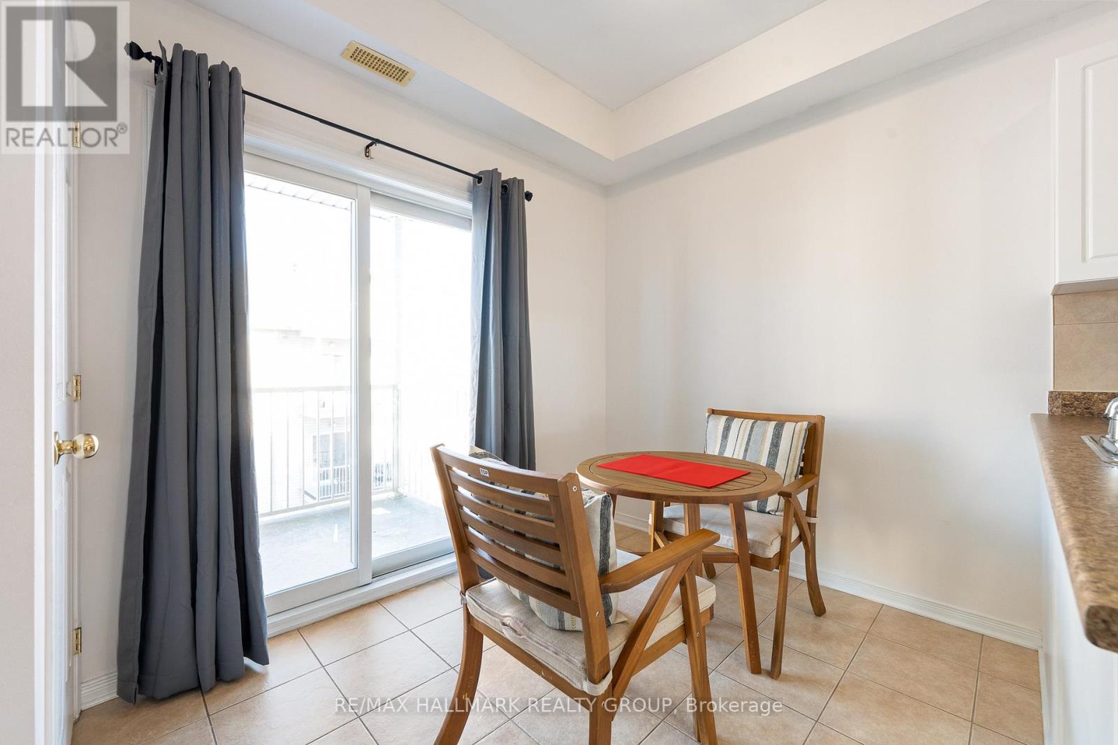 7 - 70 Briargate Private
