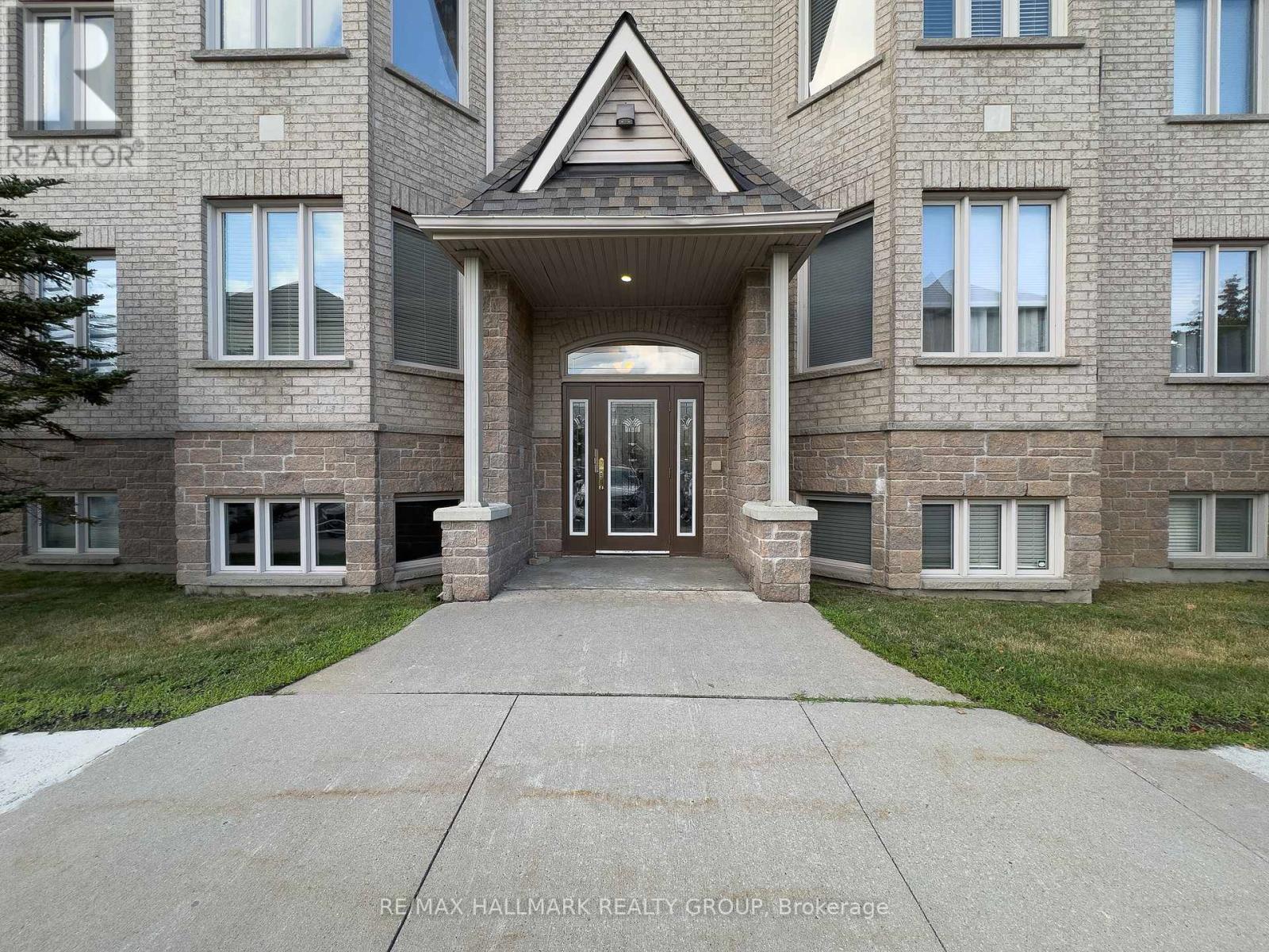 7 - 70 Briargate Private