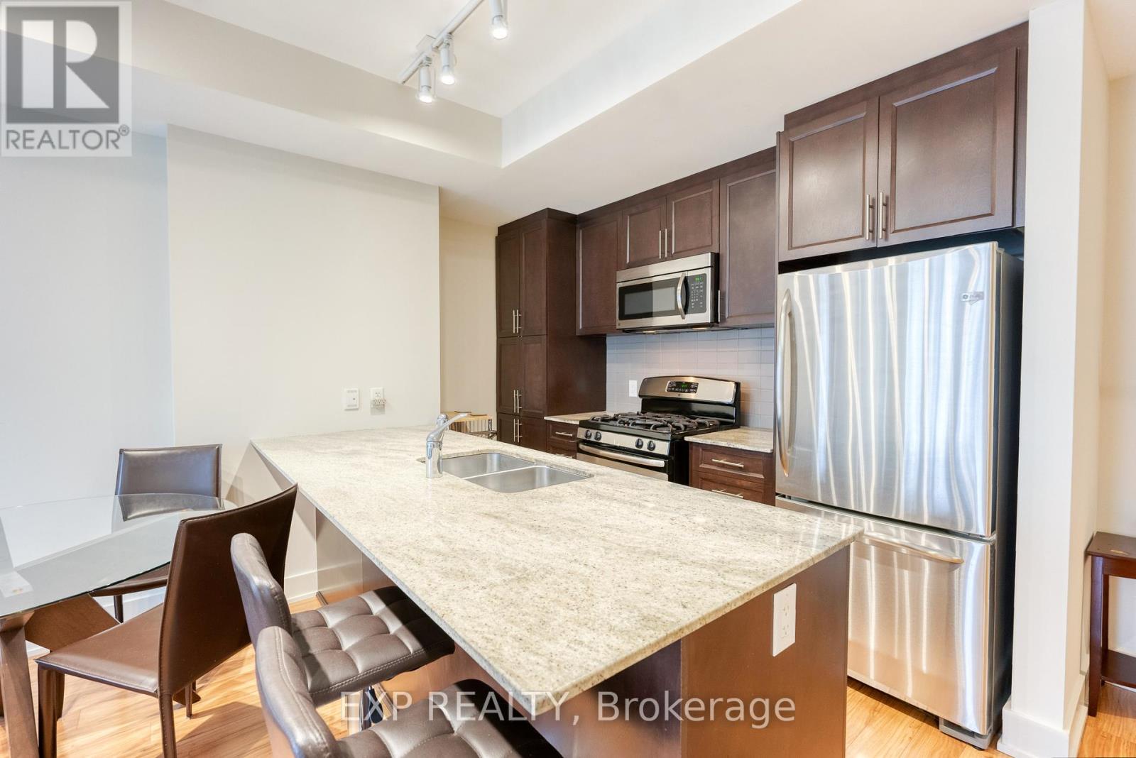 412 - 131 Holland Avenue