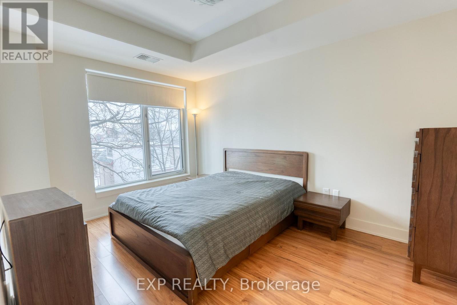 412 - 131 Holland Avenue