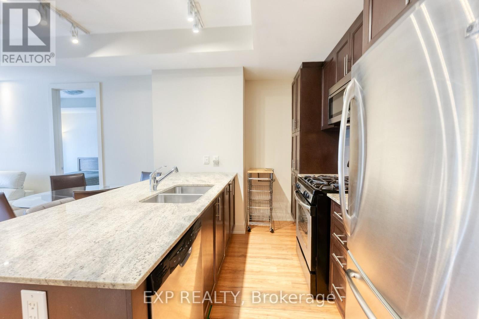 412 - 131 Holland Avenue