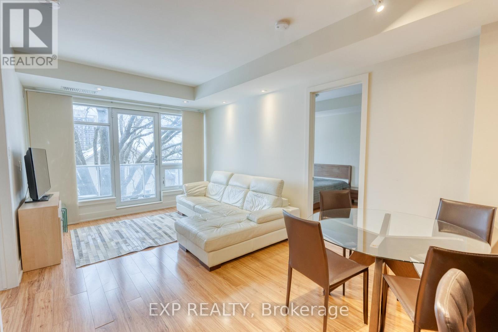 412 - 131 Holland Avenue