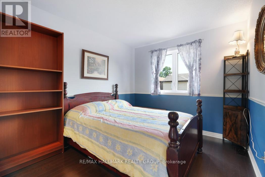92 Waterton Crescent