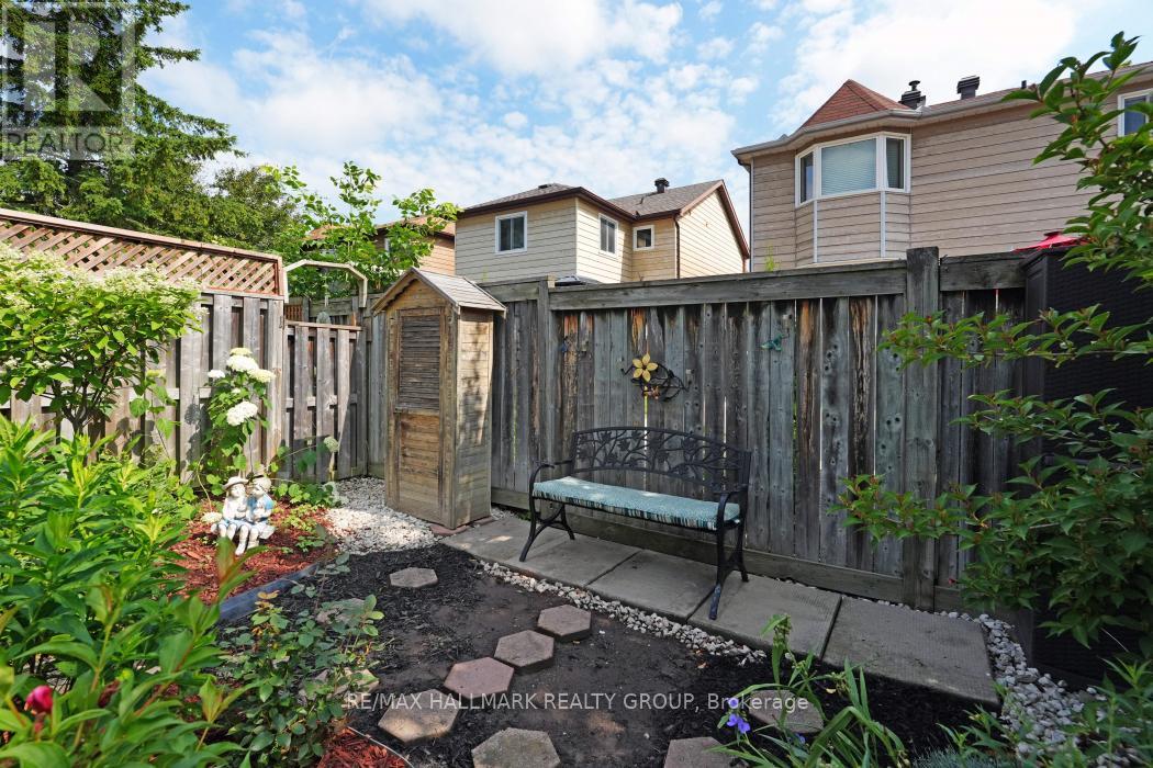 92 Waterton Crescent