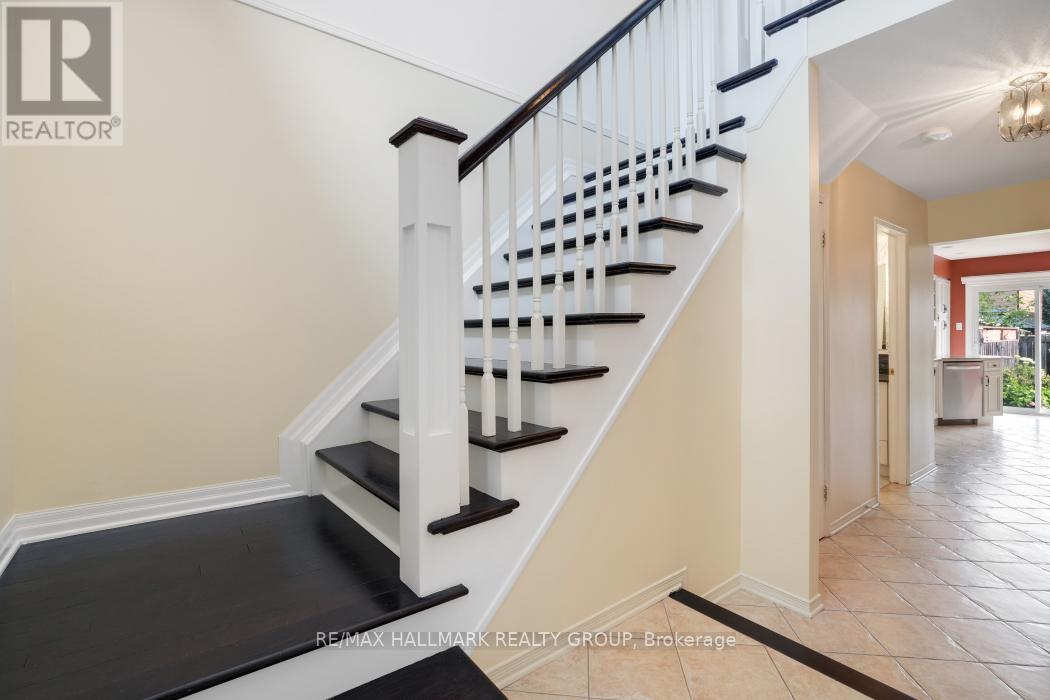 92 Waterton Crescent