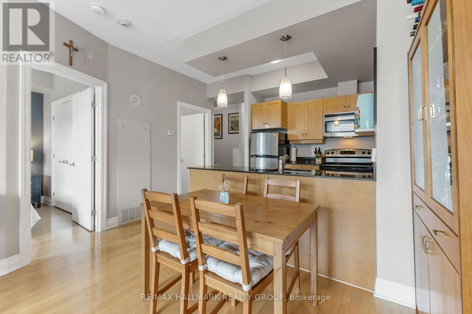 504 - 245 Kent Street