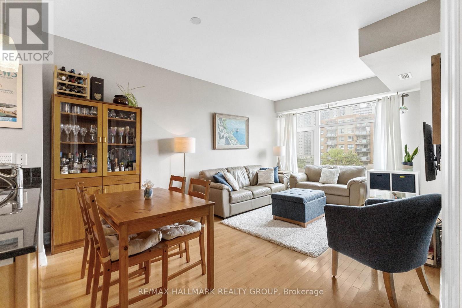 504 - 245 Kent Street