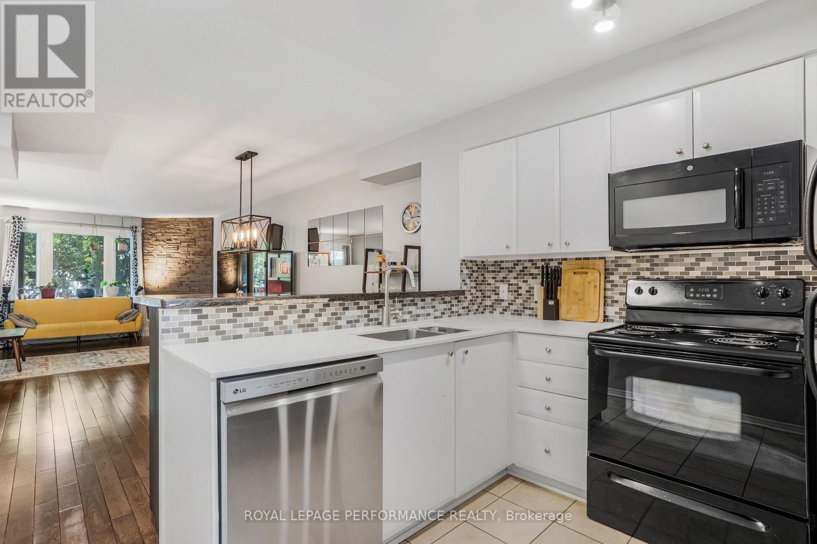 2 - 55 Steele Park Private