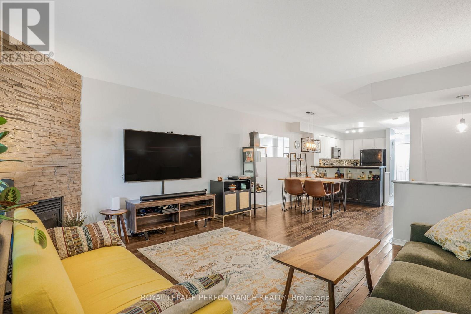 2 - 55 Steele Park Private