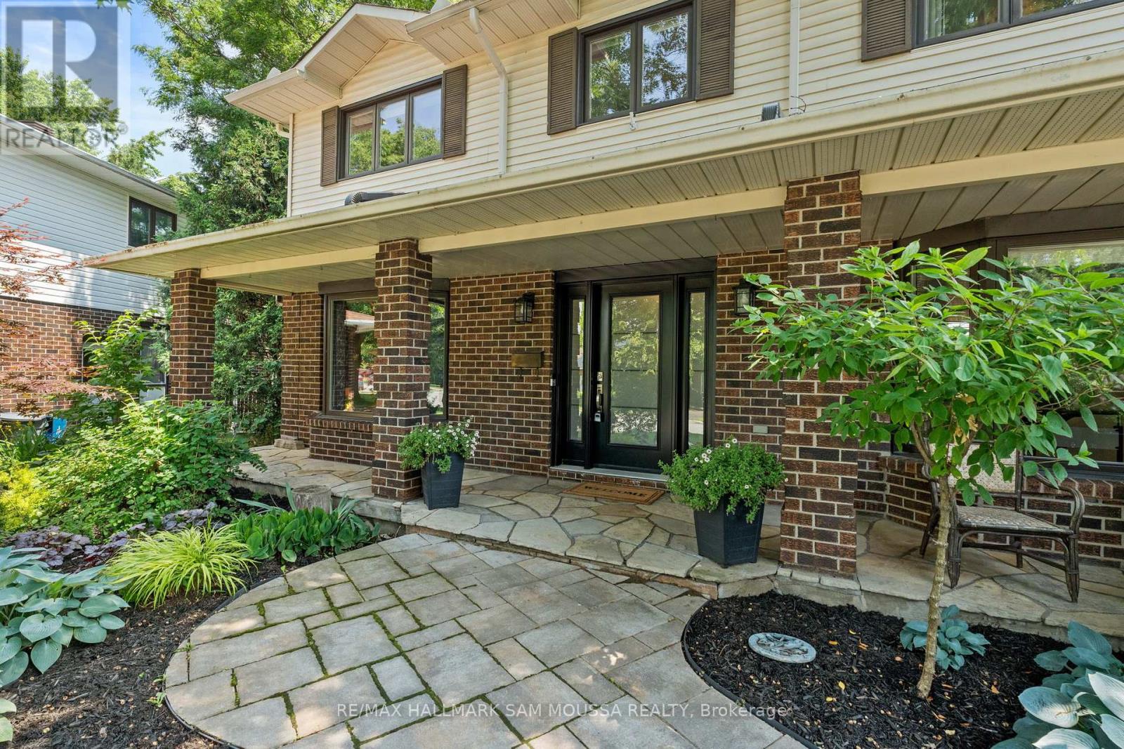 97 Thare Crescent