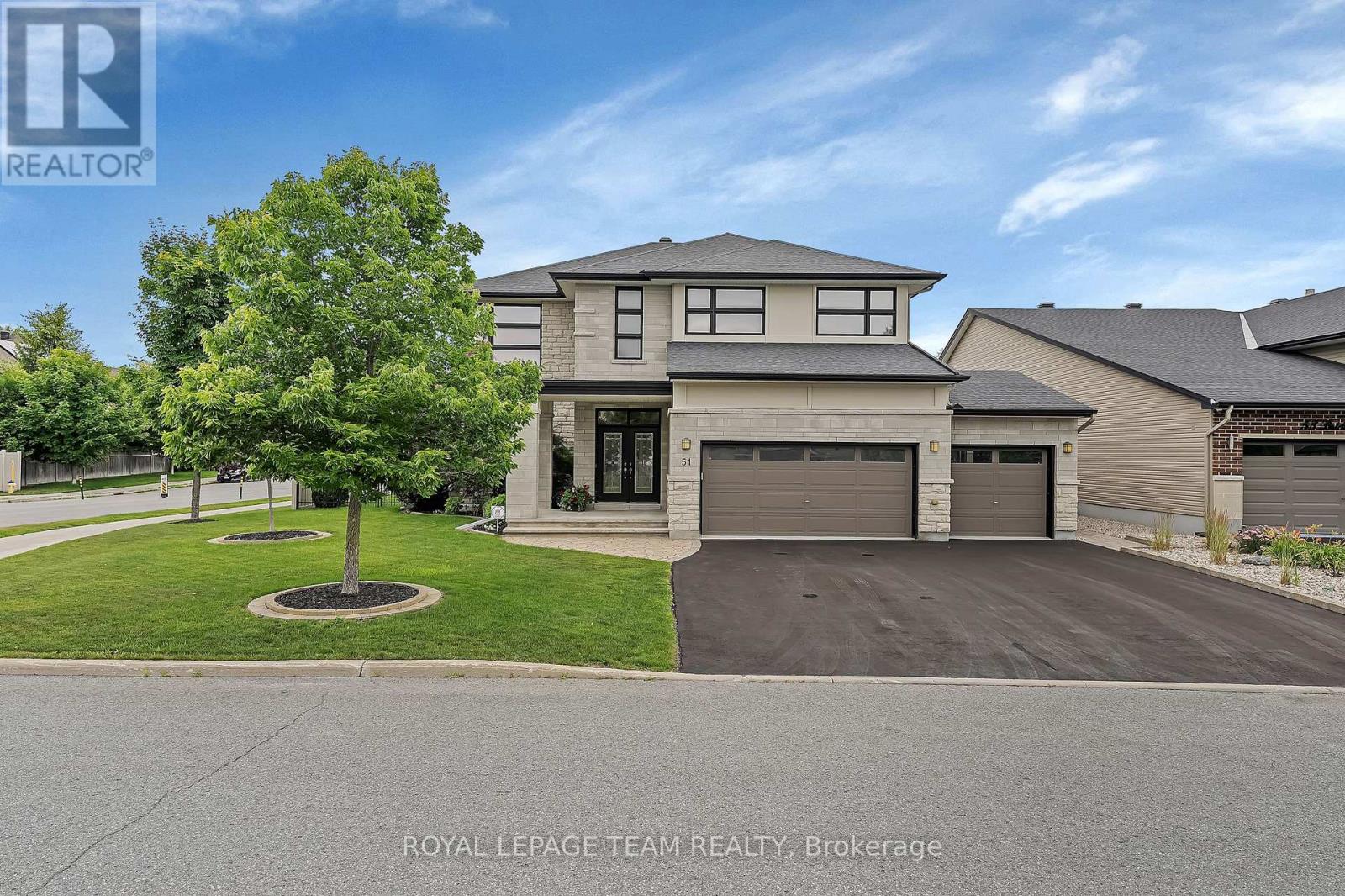51 Bridle Crest Court