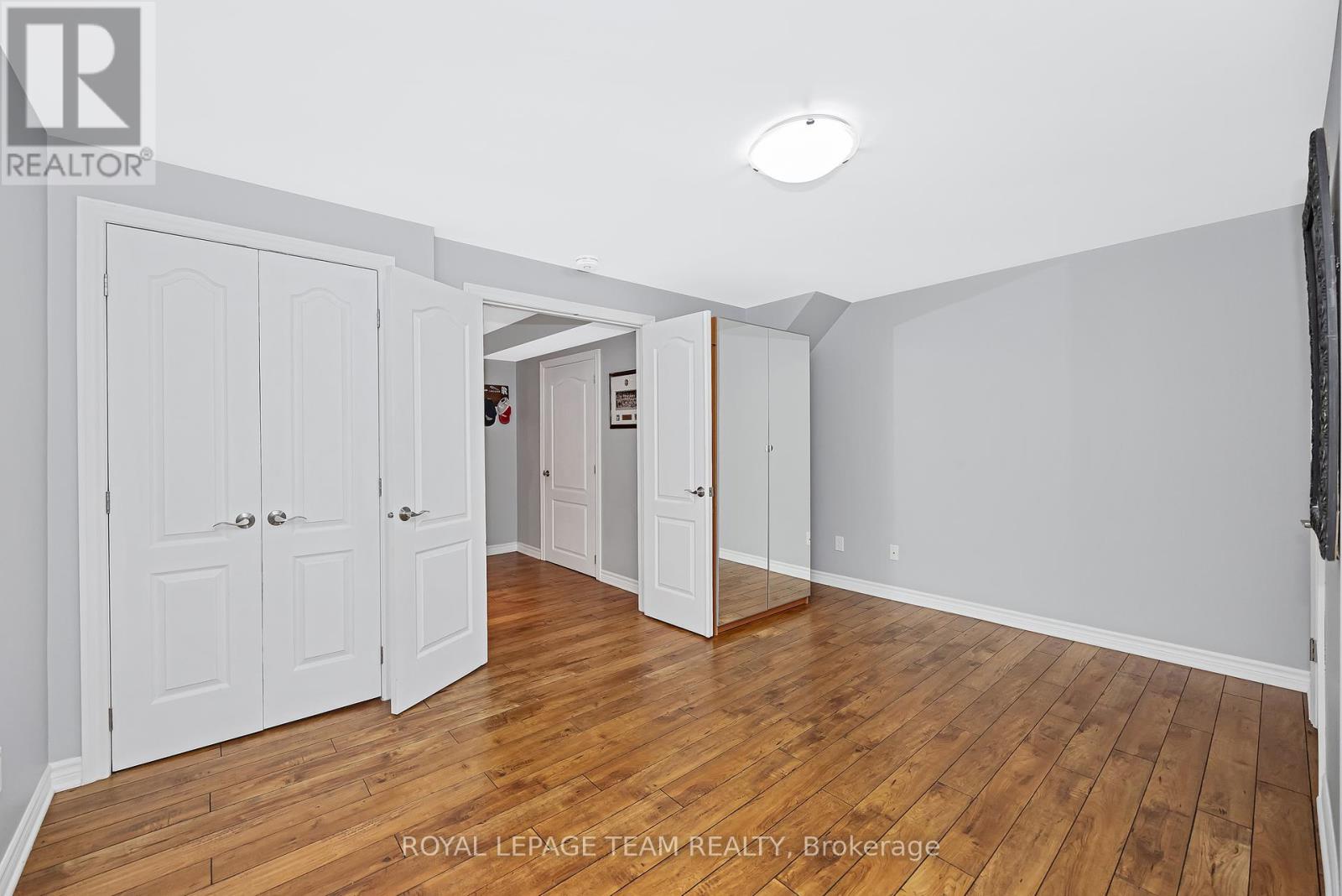 51 Bridle Crest Court