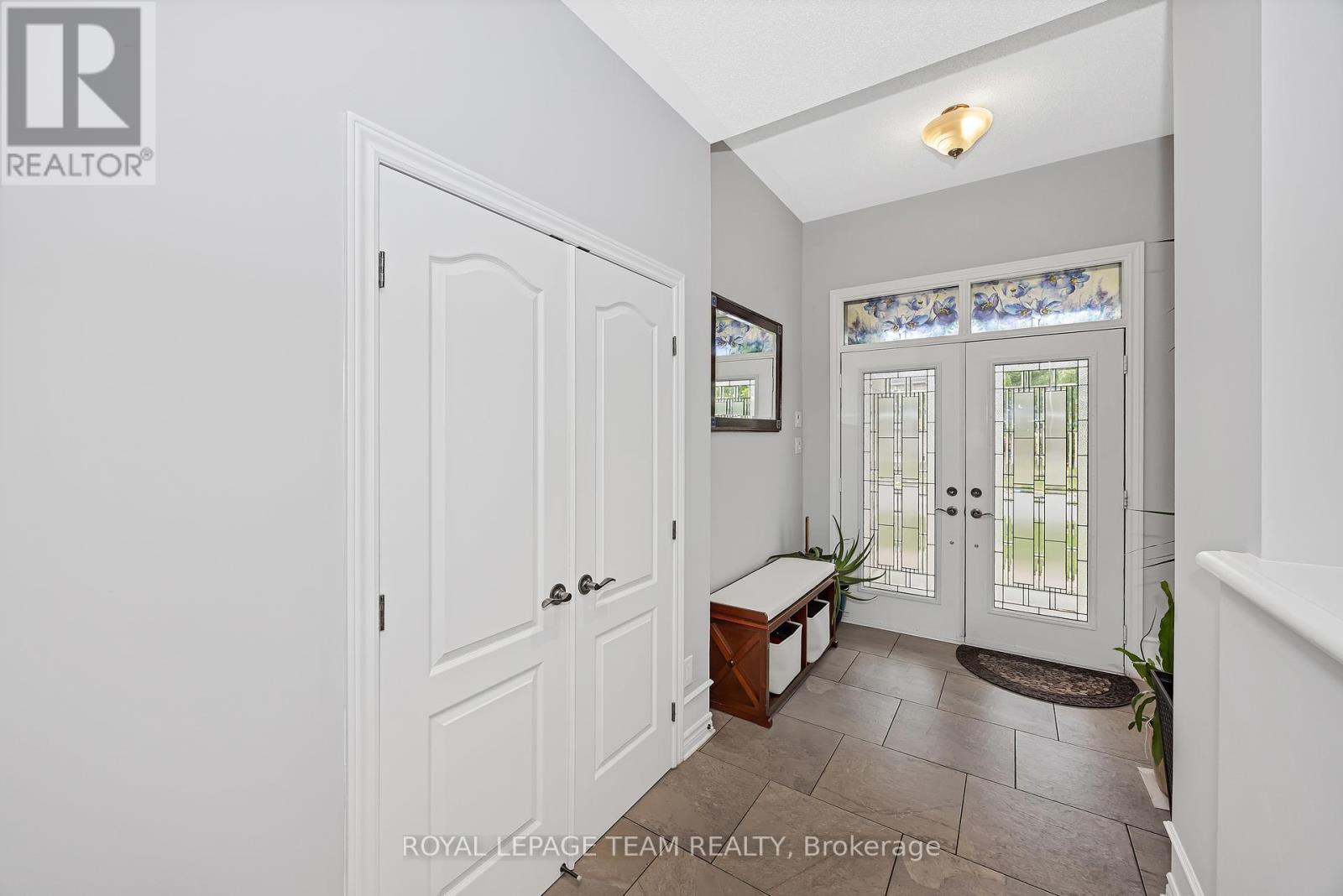 51 Bridle Crest Court