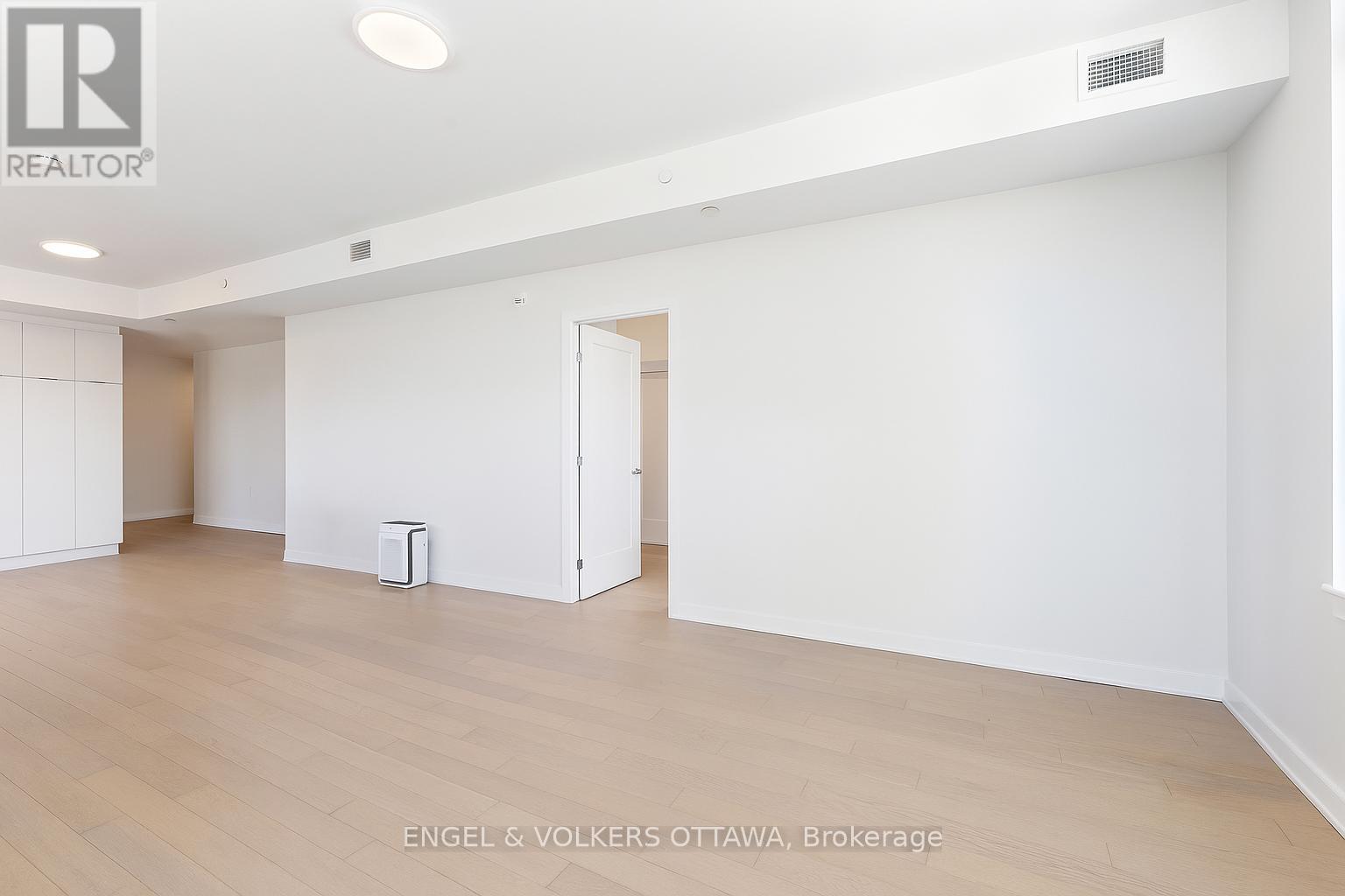 Unit 308 - 570 De Mazenod Avenue