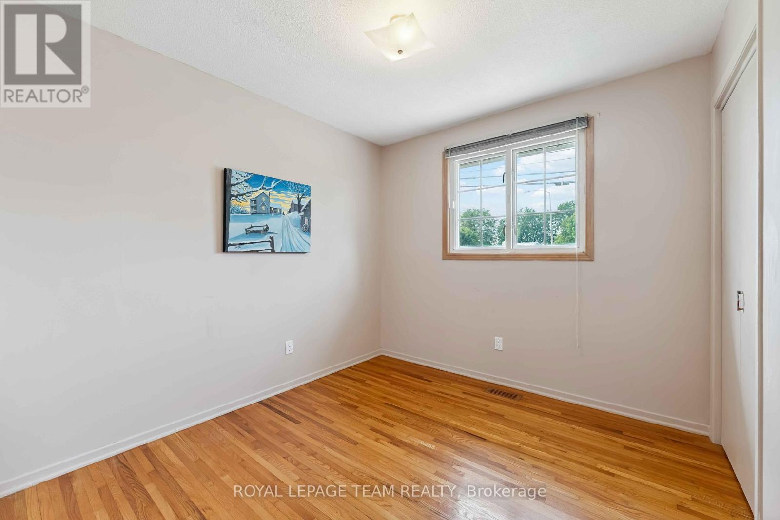 76 Knoxdale Road
