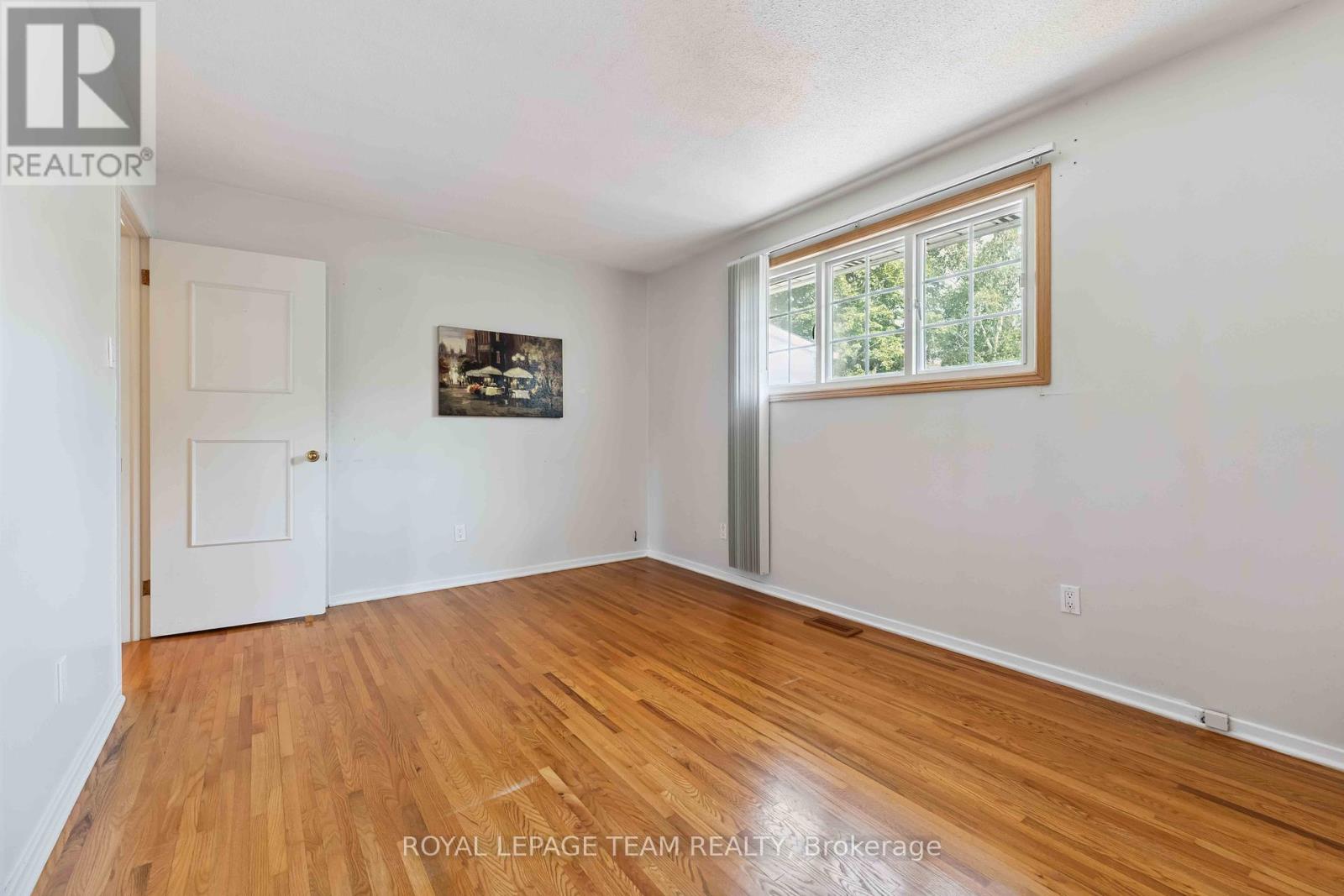 76 Knoxdale Road