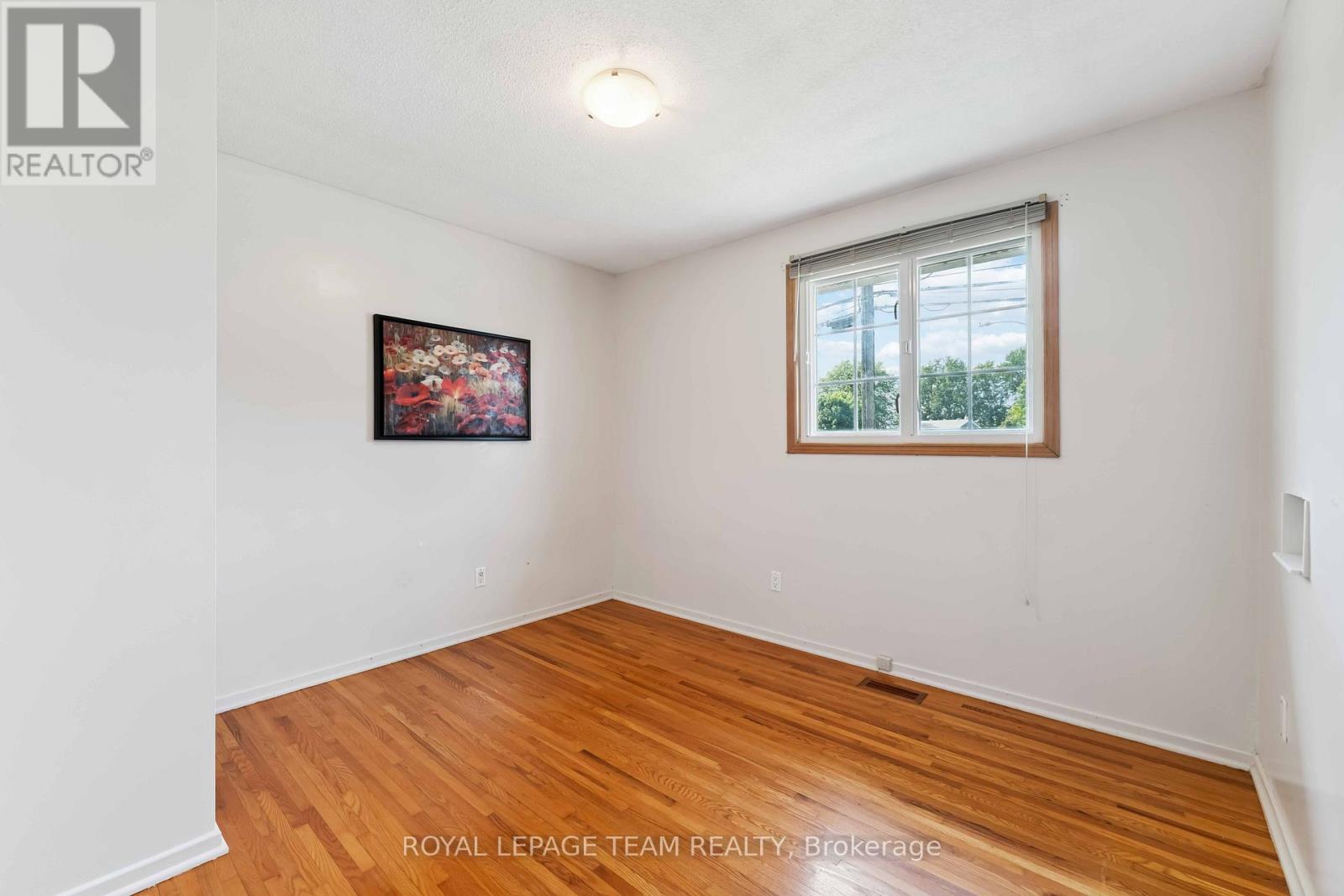 76 Knoxdale Road