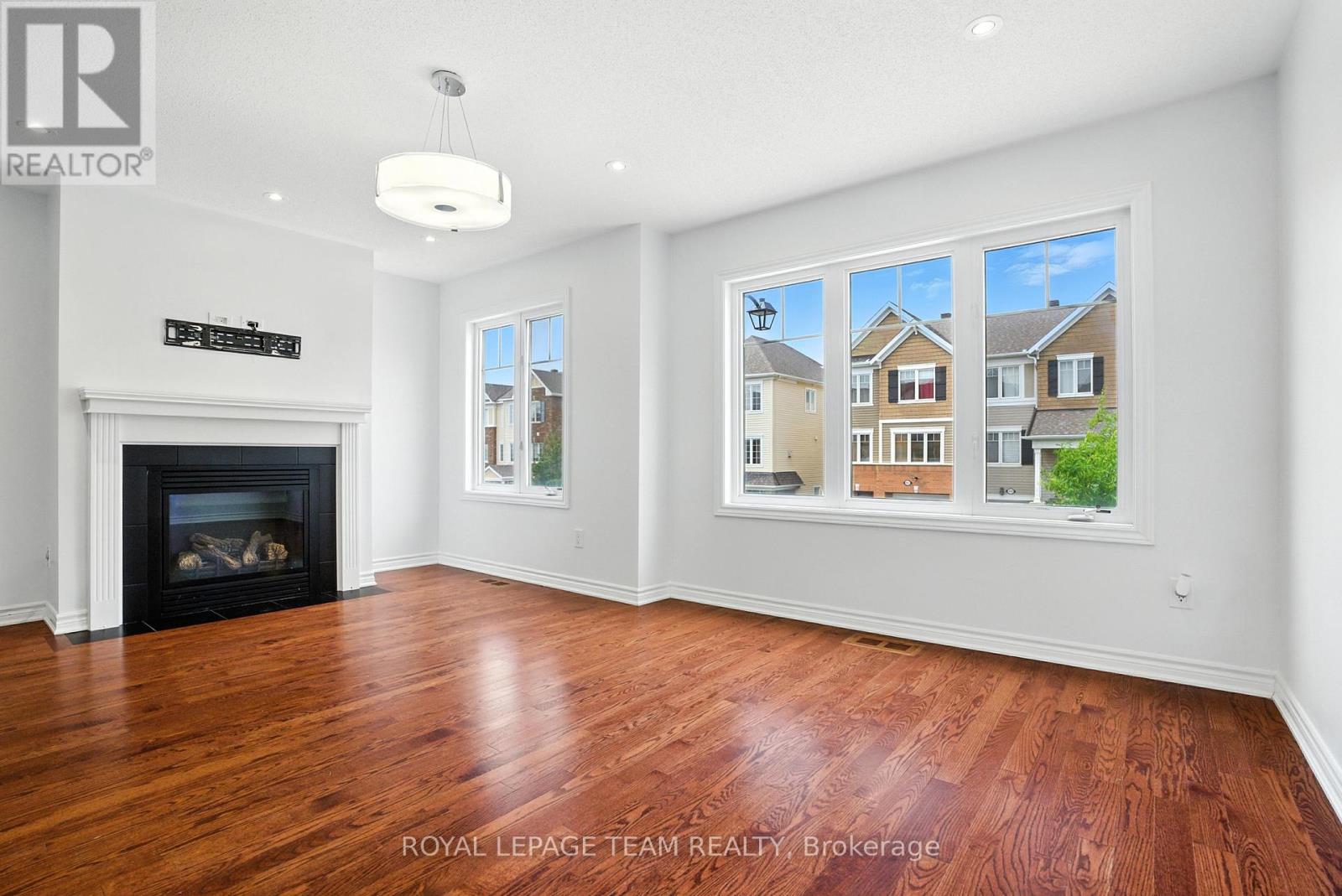 495 Coldwater Crescent