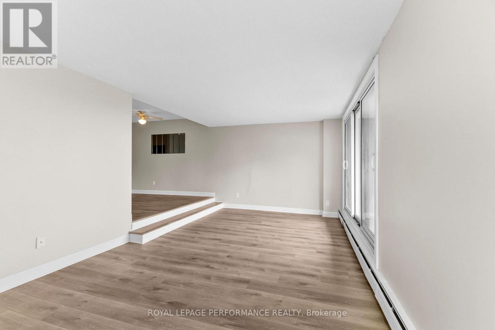 1003 - 1171 Ambleside Drive