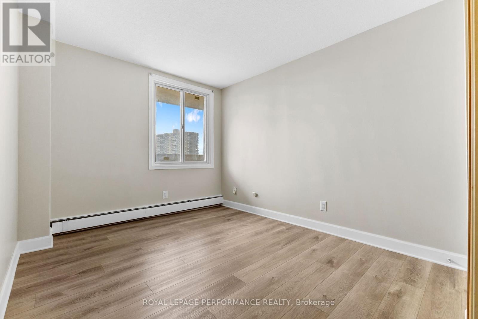 1003 - 1171 Ambleside Drive