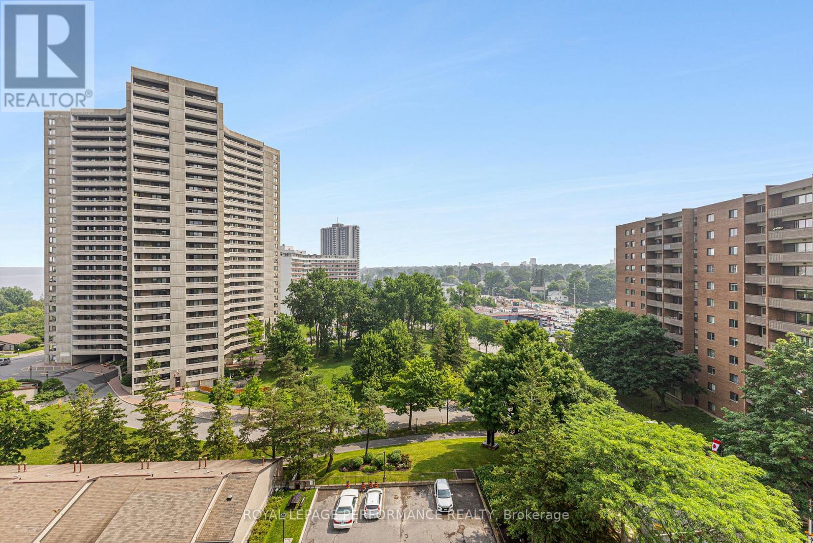1003 - 1171 Ambleside Drive