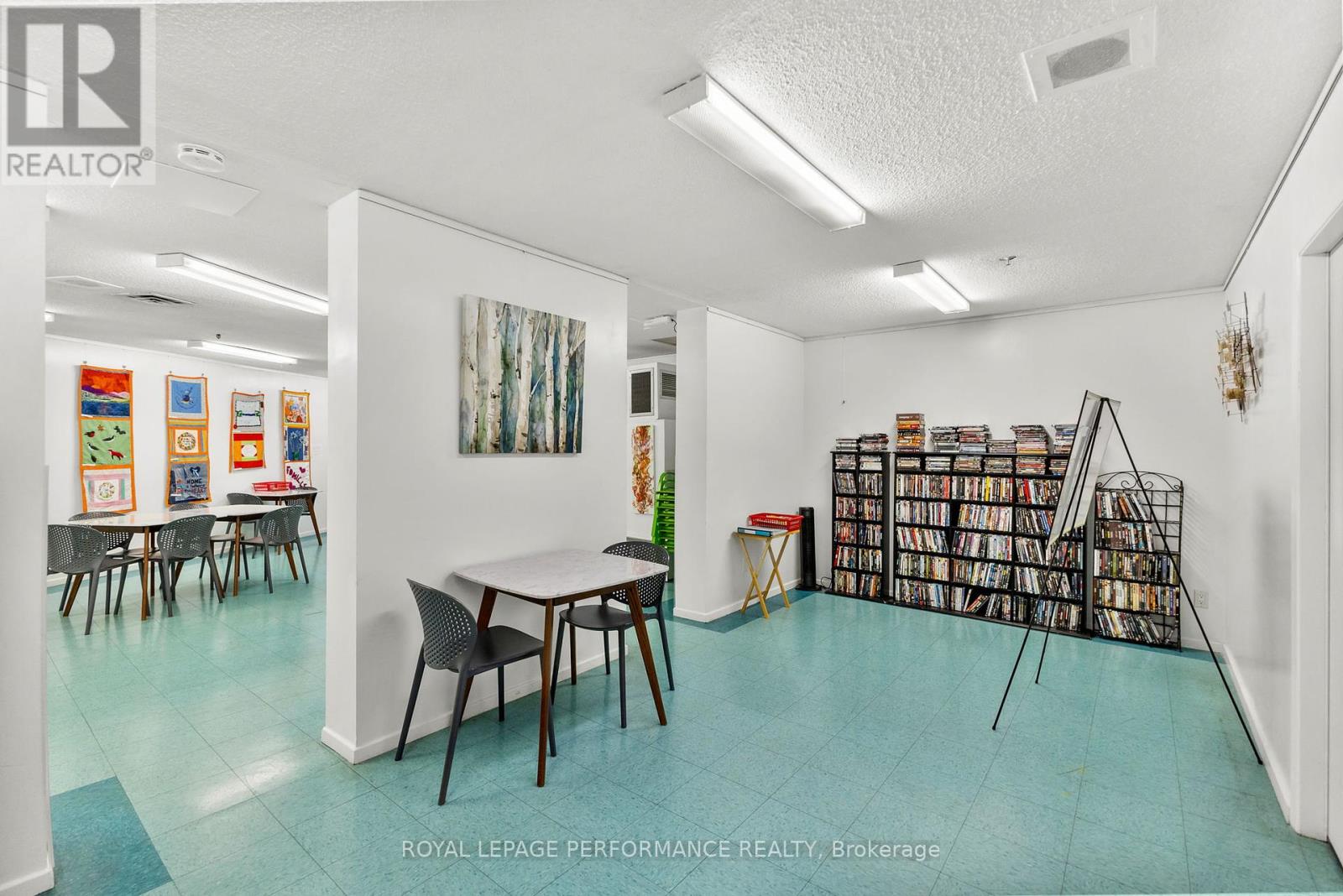 1003 - 1171 Ambleside Drive