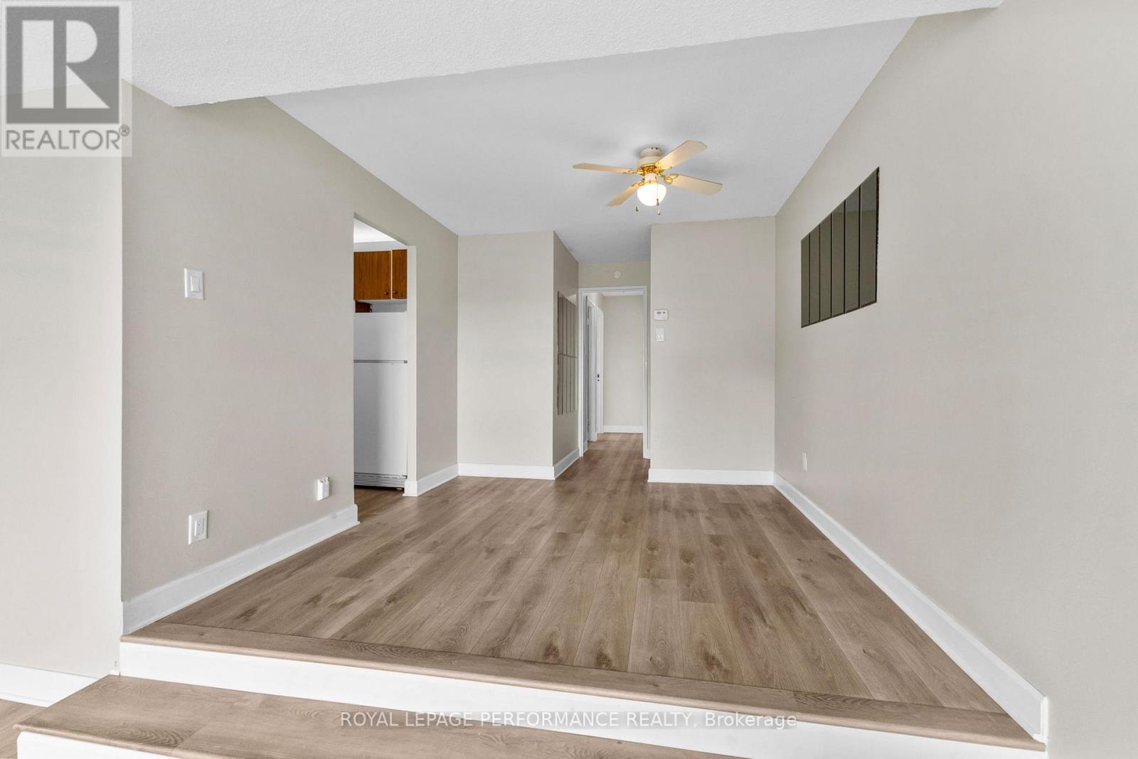 1003 - 1171 Ambleside Drive