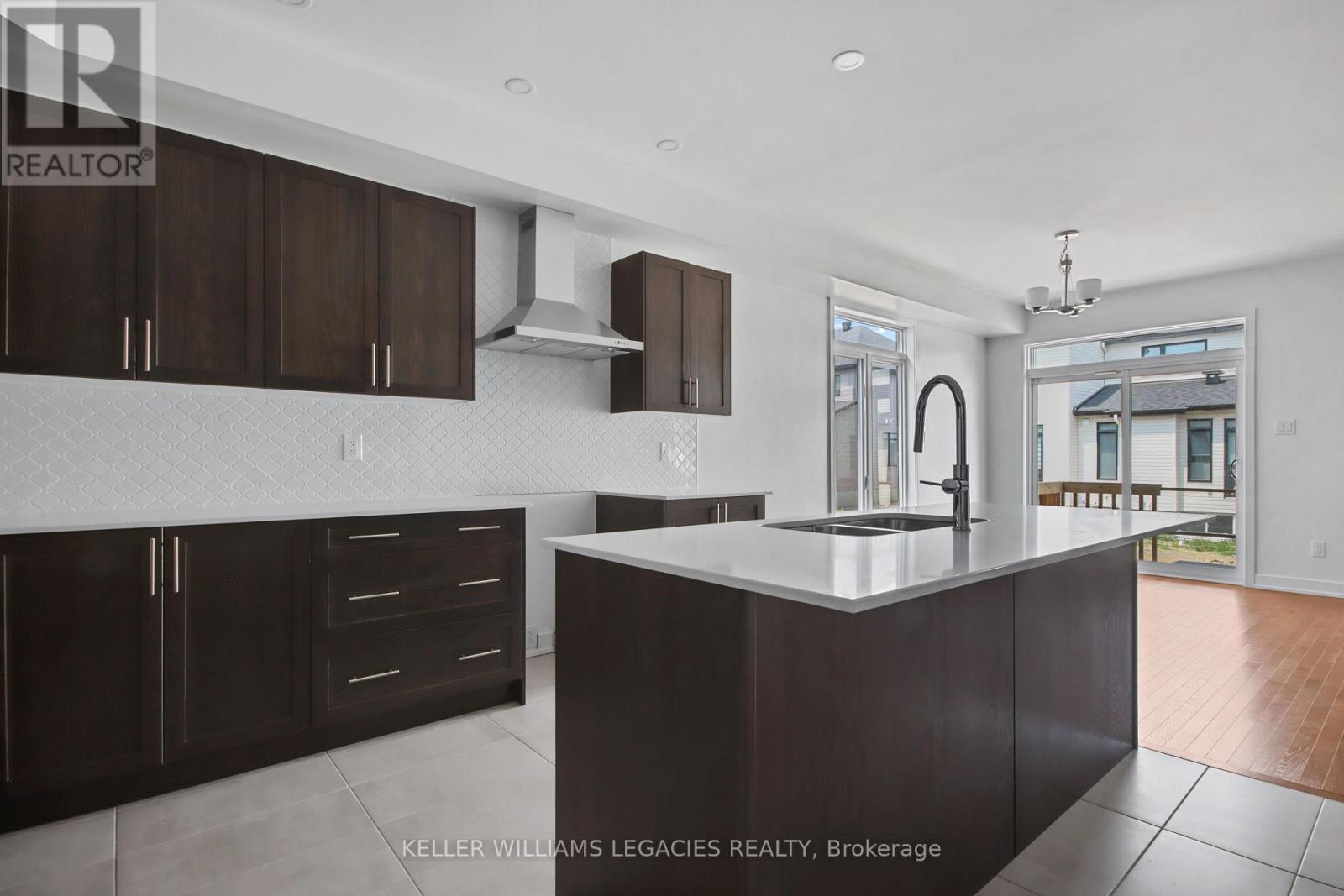 11 Mendoza Way