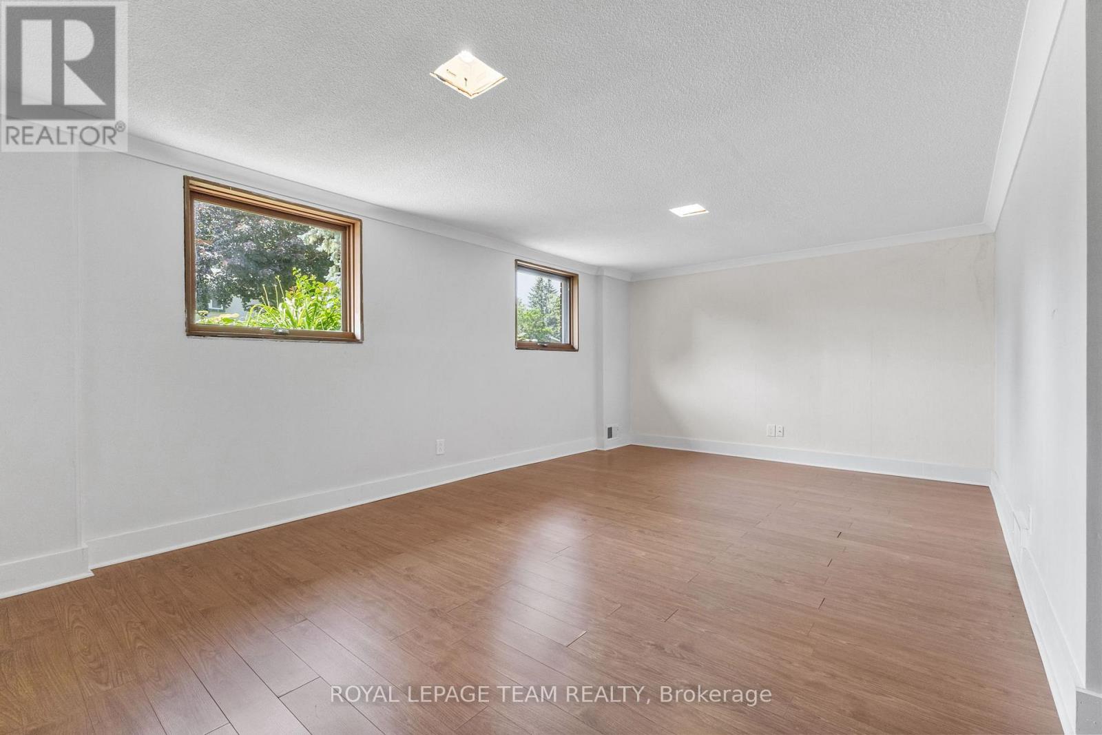 29 Ashgrove Crescent