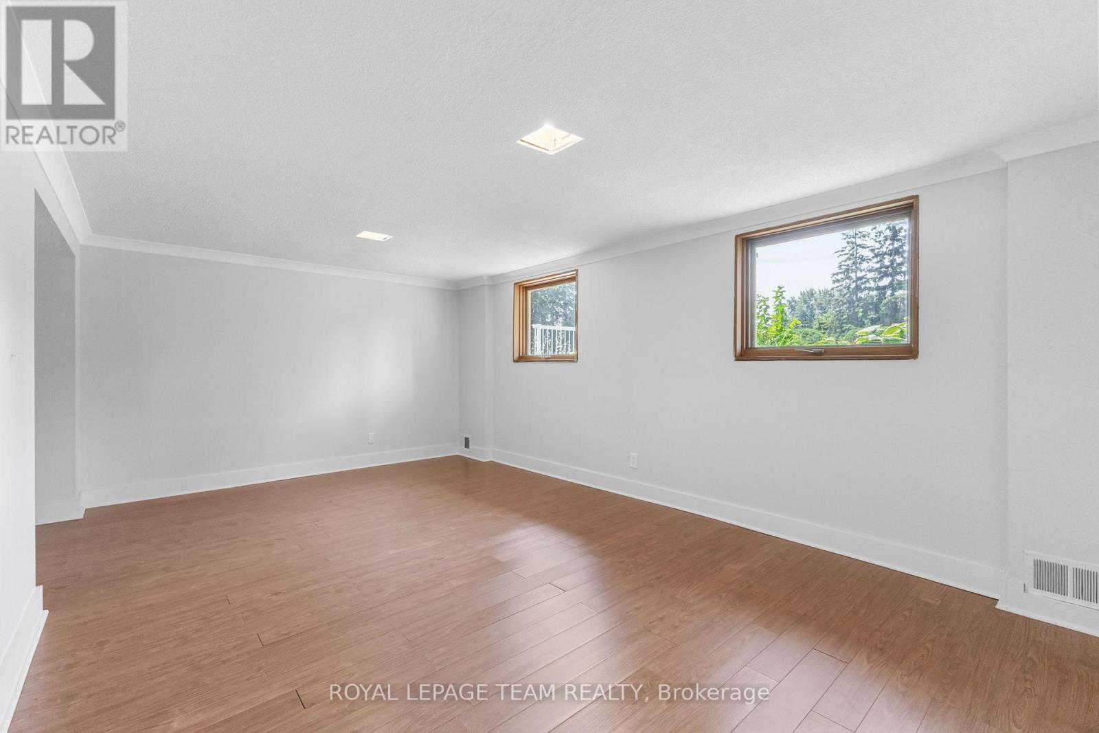 29 Ashgrove Crescent