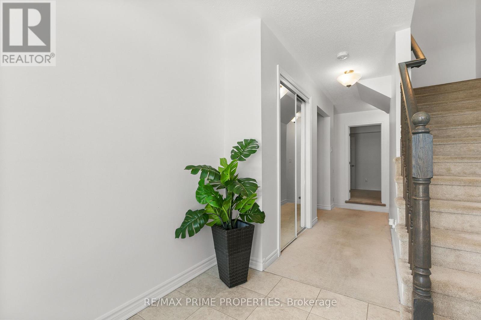 606 Bellatrix Walk