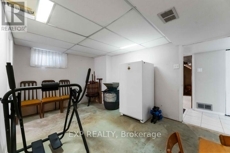 6 Lyall Street