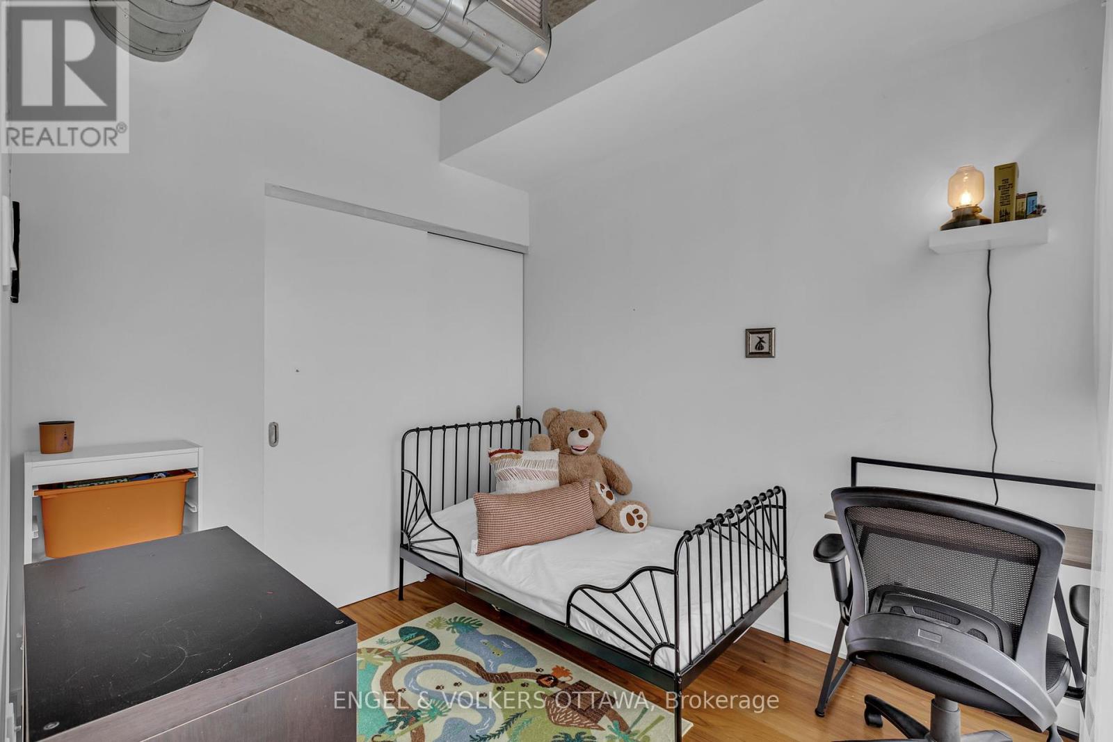 415 - 354 Gladstone Avenue