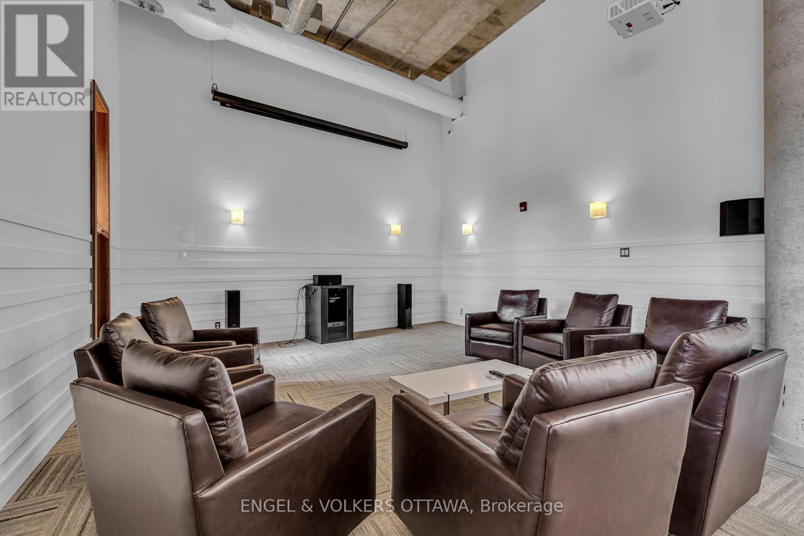 415 - 354 Gladstone Avenue